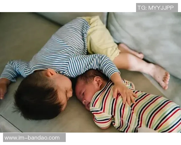 兄弟情深却也无情小杜埃突破被哥哥故意放倒引发热议 兄弟情深却也无情小杜埃突破被哥哥故意放倒引发热议